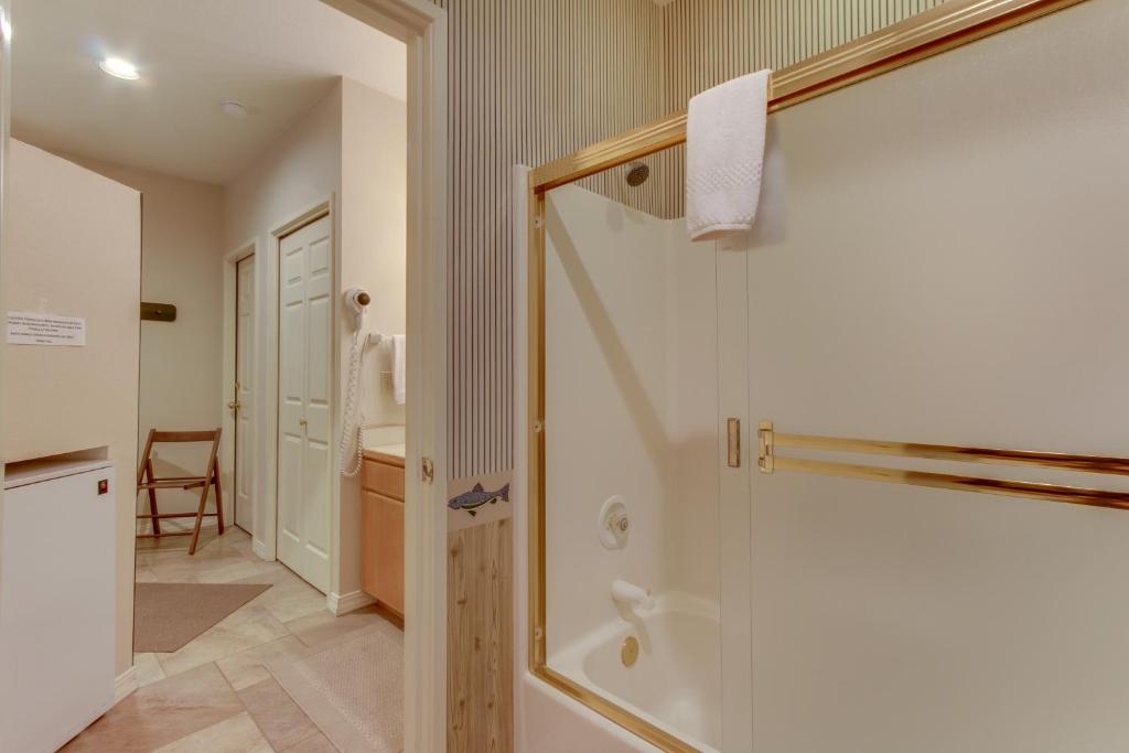 Seclusion in Century West photo
