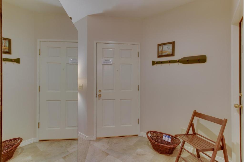 Seclusion in Century West photo