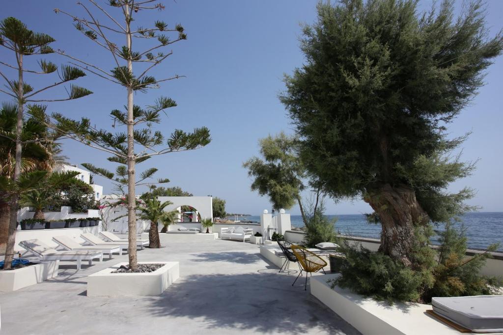 Sigalas Beach Hotel — Beach in Kamari, South Aegean