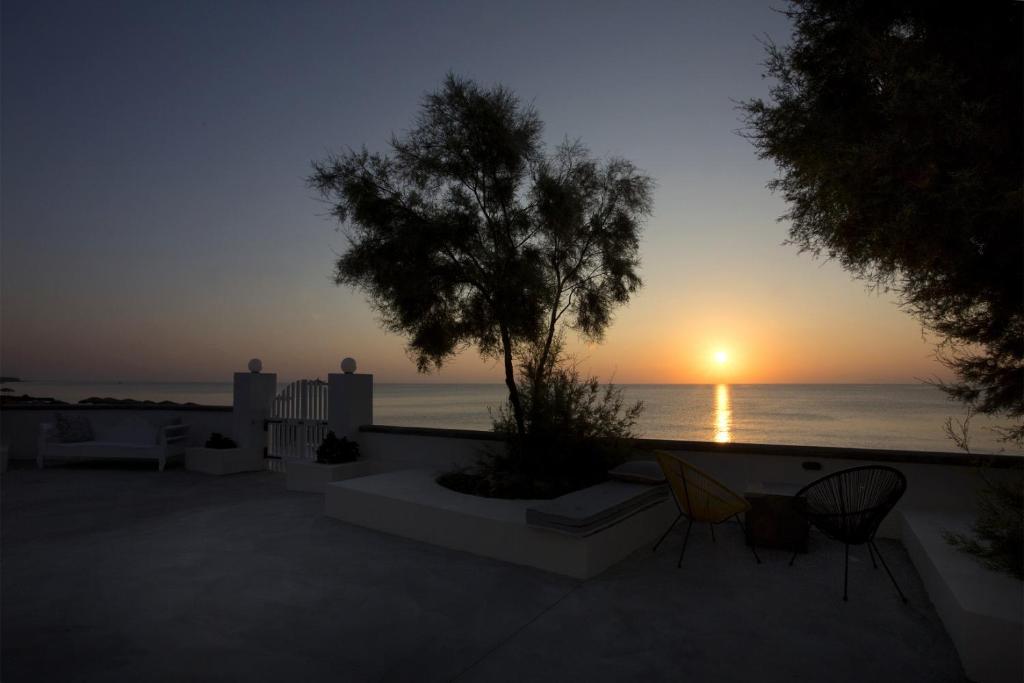 Sigalas Beach Hotel — Beach in Kamari, South Aegean