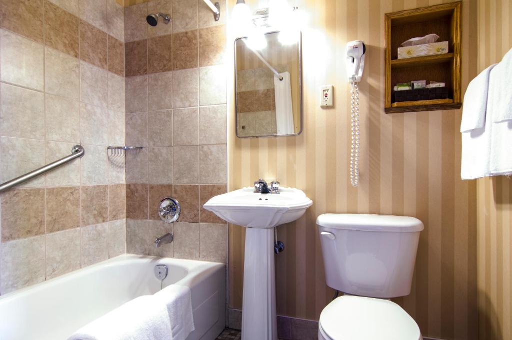 Albatross Hotel photo
