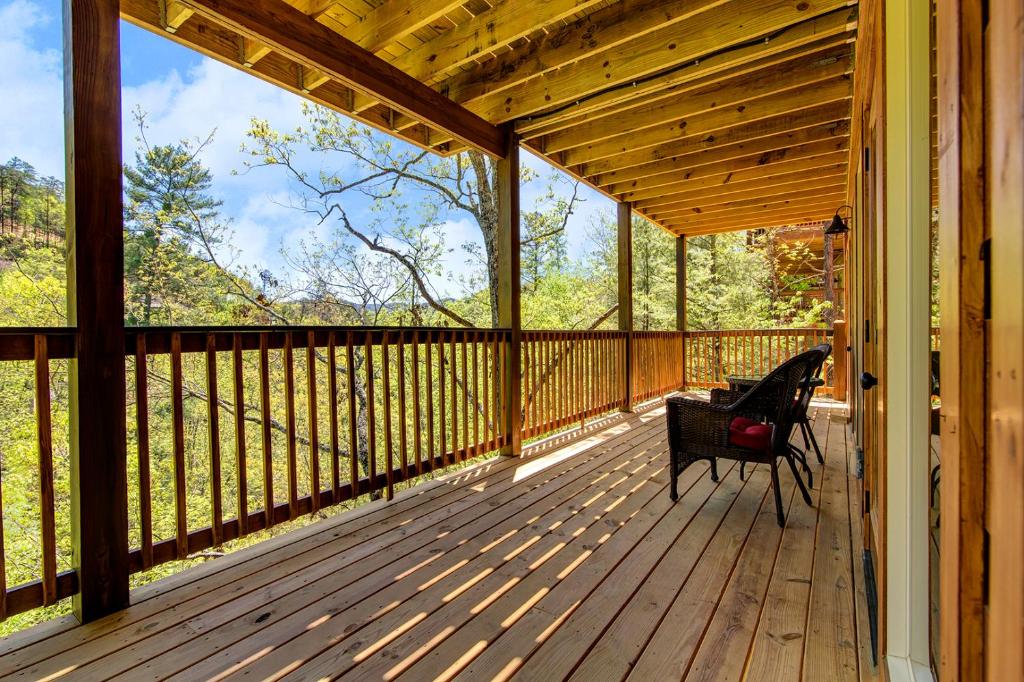 IncomBEARable Luxury Home photo