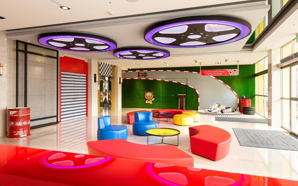 Holiday Garden Hotel SKM Park