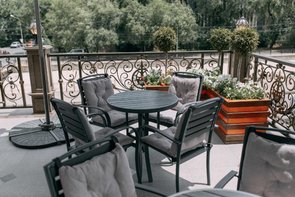 Plaza Hotel Almaty photo