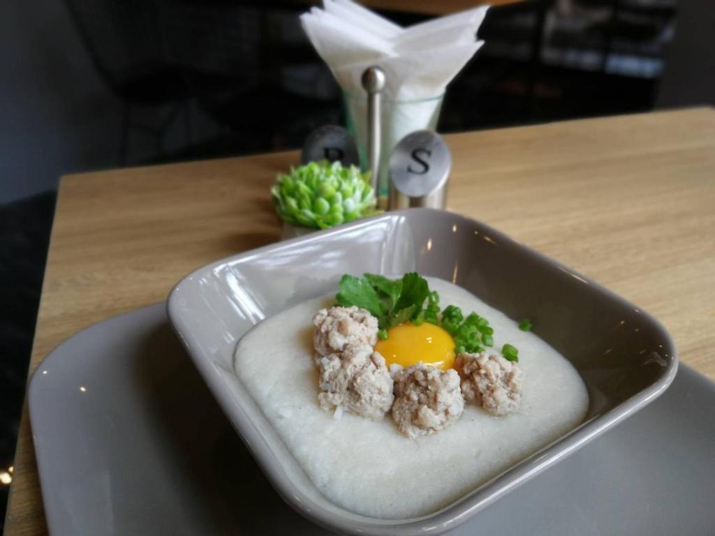 อาหารและเครื่องดื่ม