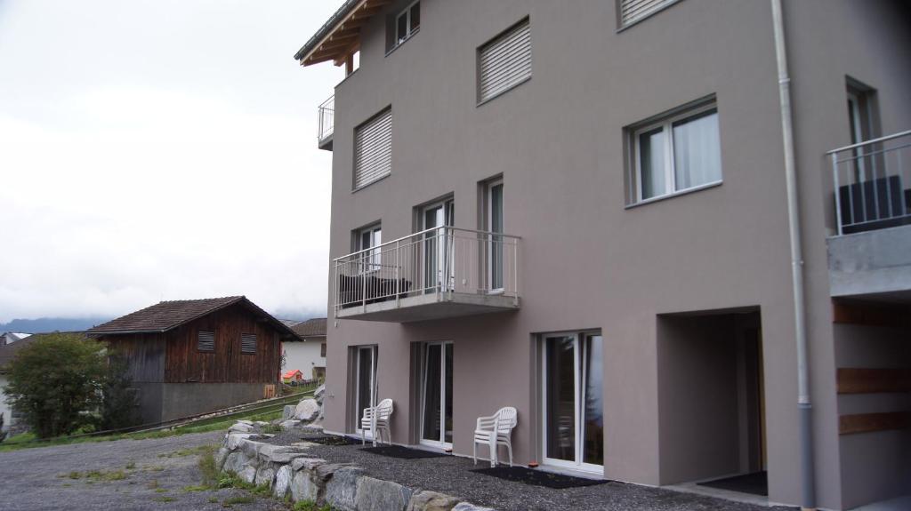 Haus Baracca — Hotel in Surselva