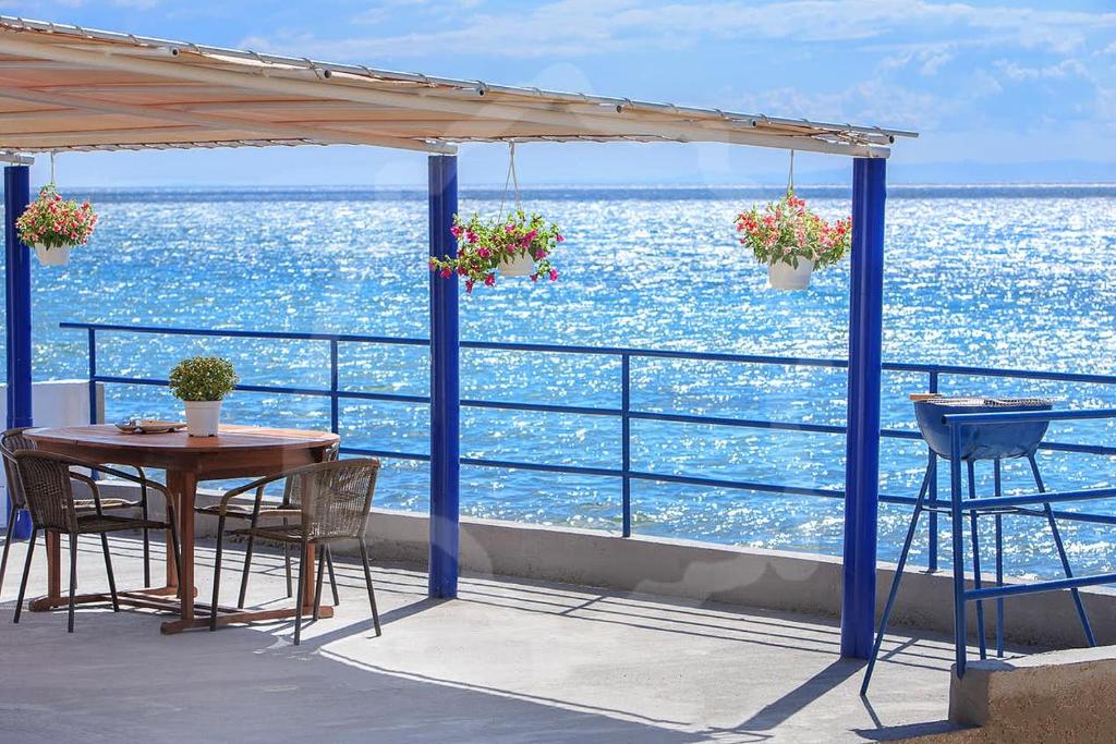 Avgoustos Beach House photo