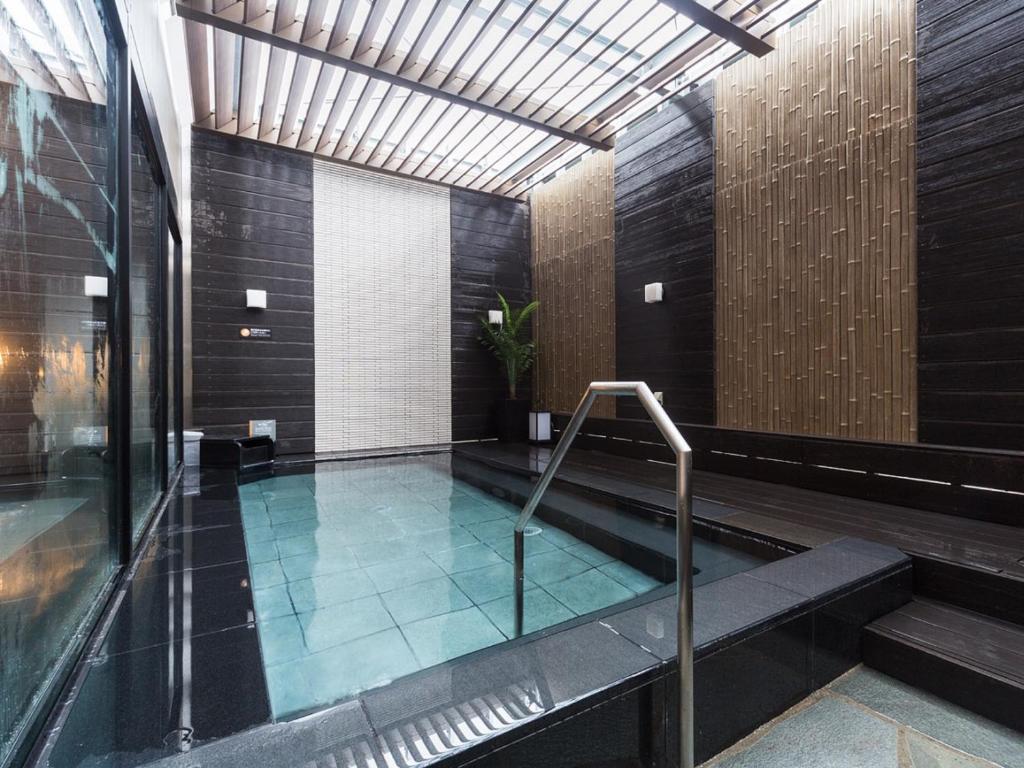Open air bath