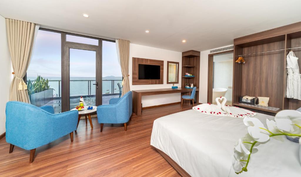 Da Nang Grand Gold Hotel room