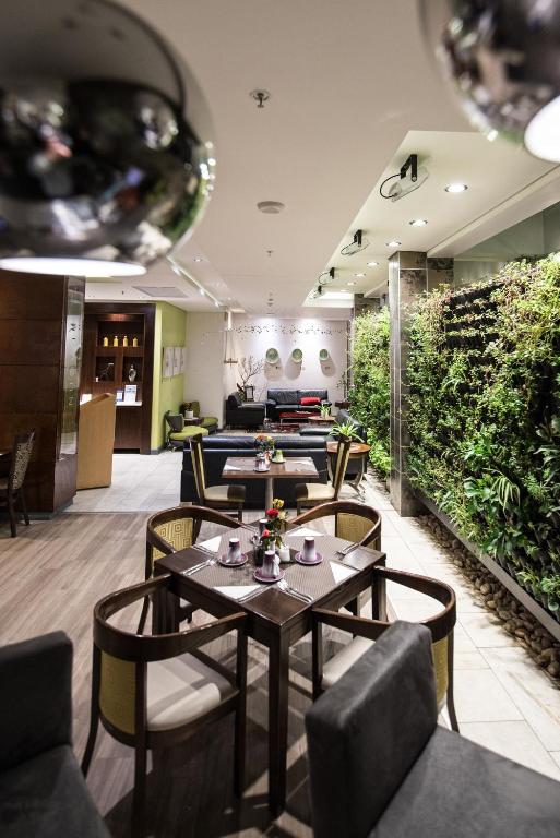Bar/lounge