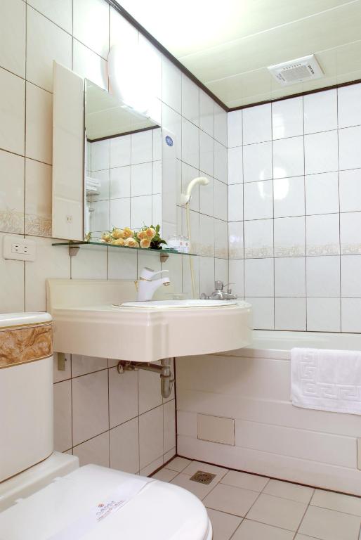 EVERLUCK HOTEL photo