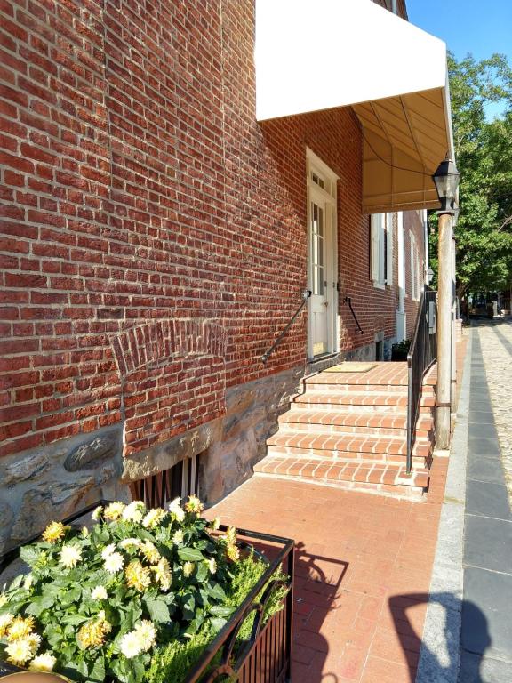 Thomas Bond House photo