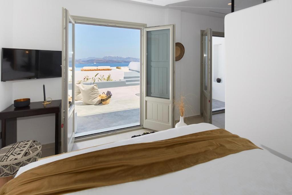 Phos The Boutique — Hotel rooms in Akrotiri, South Aegean