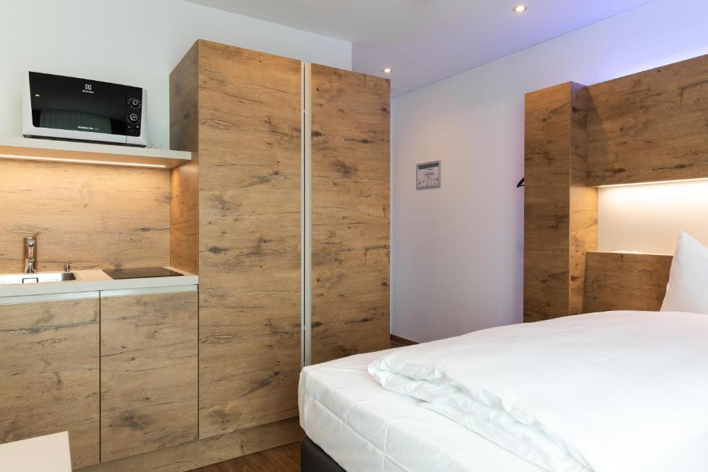 Jet Hotel Zurich Airport photo