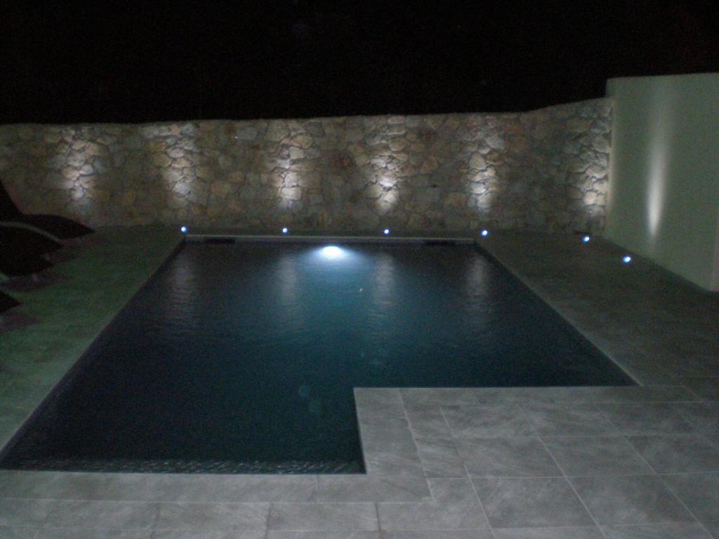 スイミングプール