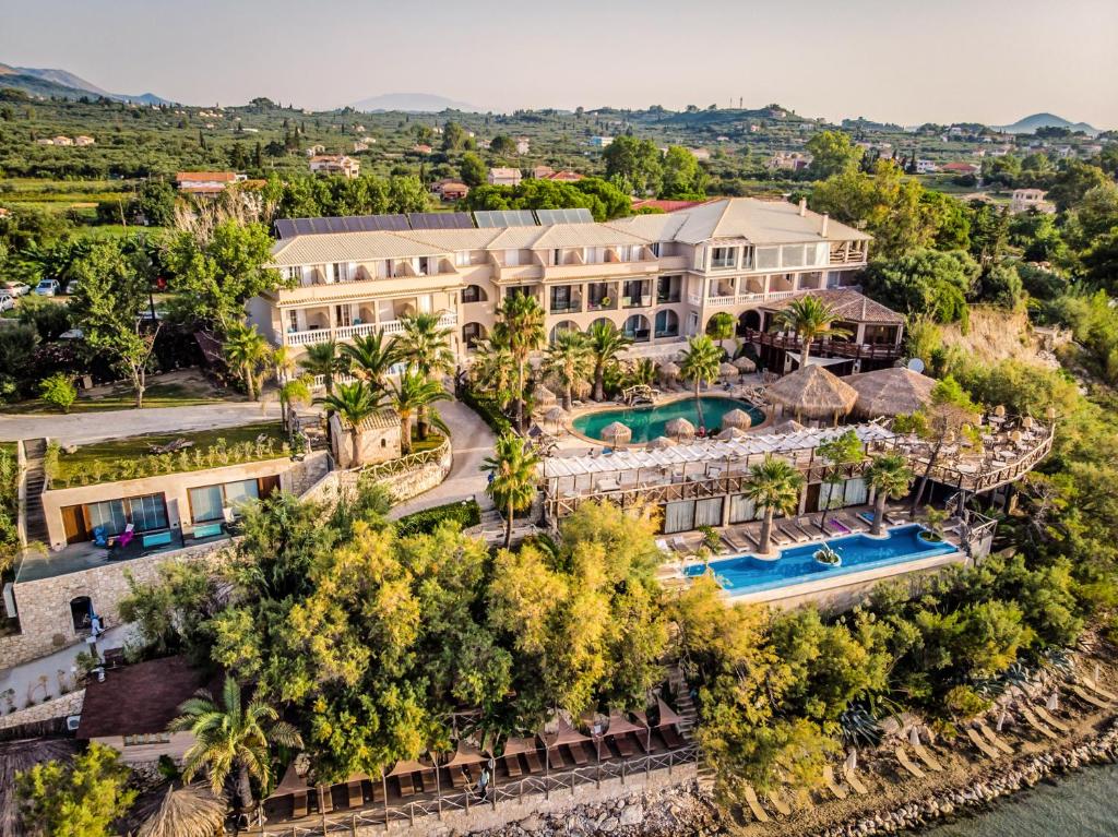 Gloria Maris Hotel Suites and Villas — Swimming pool in Laganas, Ionian Islands