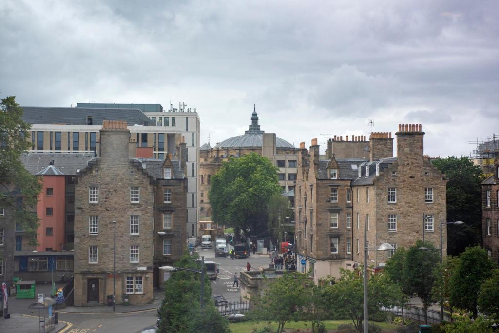 Ten Hill Place