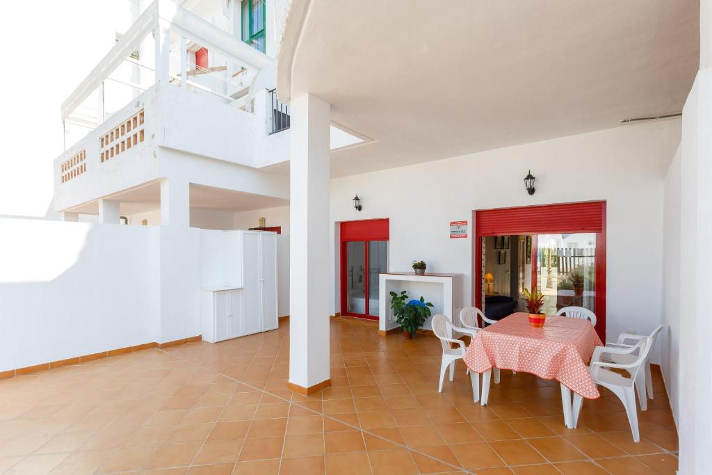 Bonito apartamento en campo de golf con piscina - 3