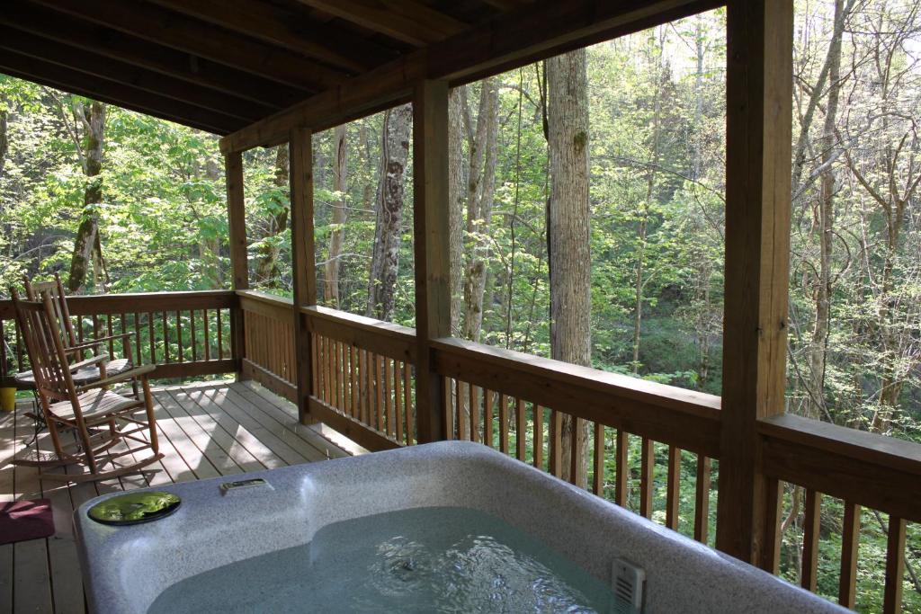 stayNantahala - Smoky Mountain Cabins photo
