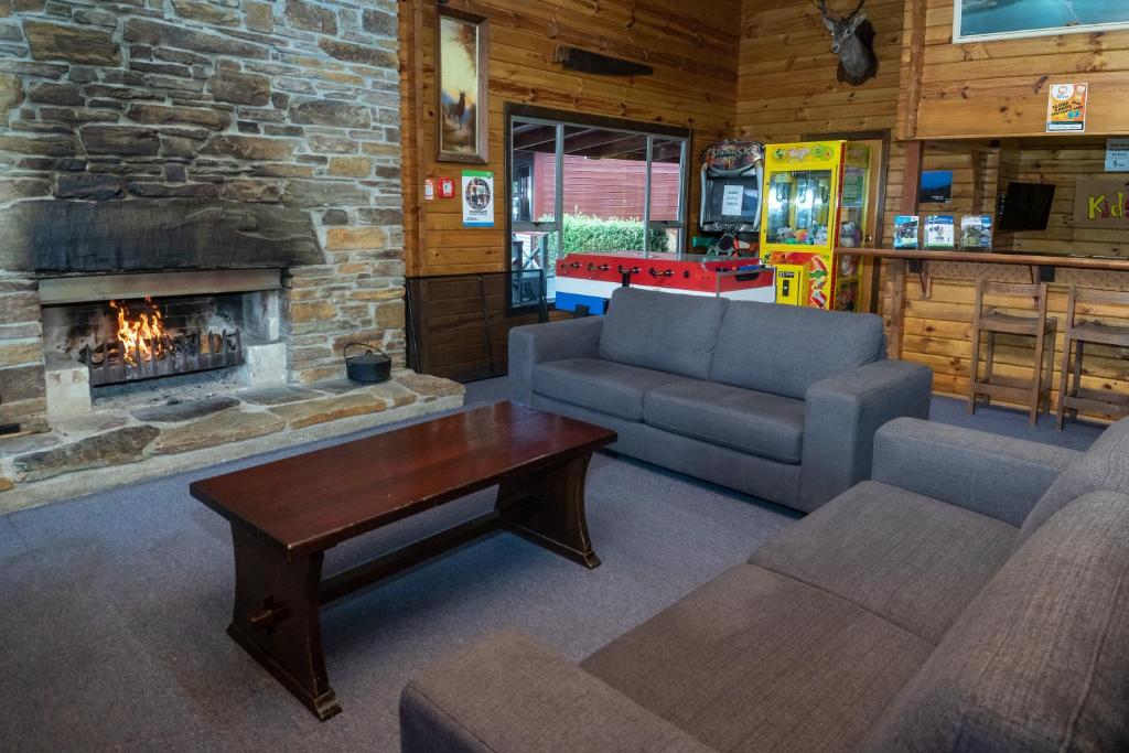Shared lounge/TV area