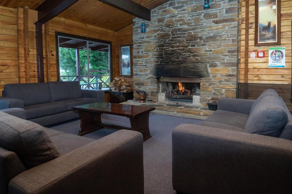 Shared lounge/TV area