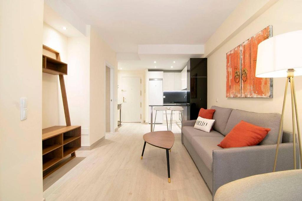 Beautiful Apartment next to Santiago Bernabeu by Batuecas - 5