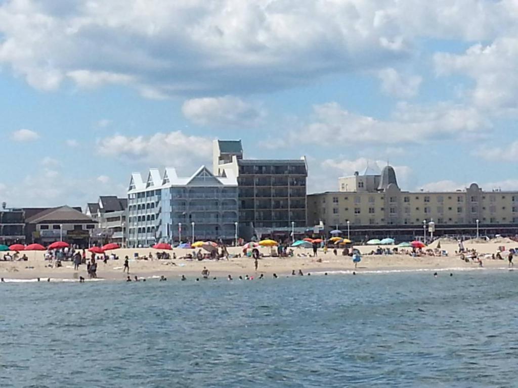 Ocean 1 Hotel & Suites Ocean City - Ocean City - book your hotel with ...