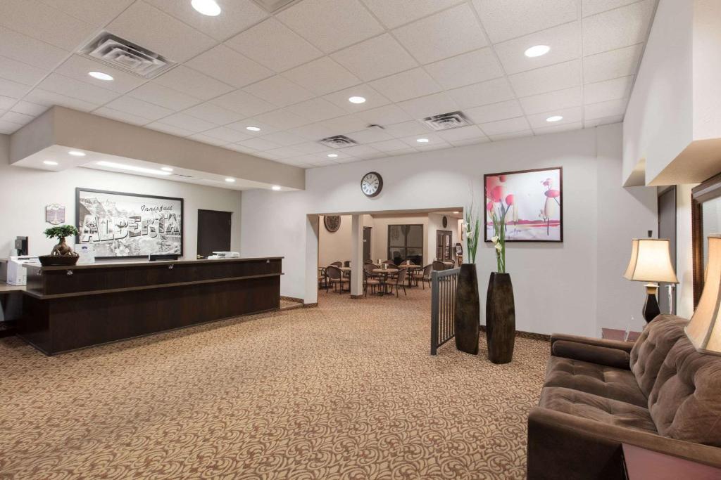 Super 8 by Wyndham Innisfail
