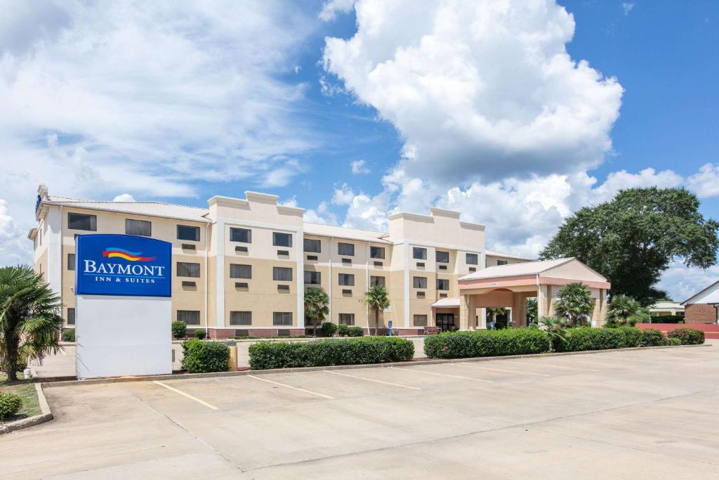 Baymont by Wyndham McComb, McComb