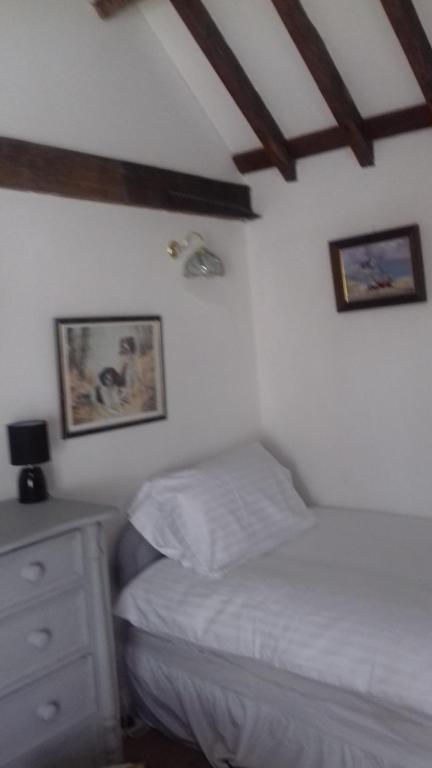 Mauds Cottage 1 photo