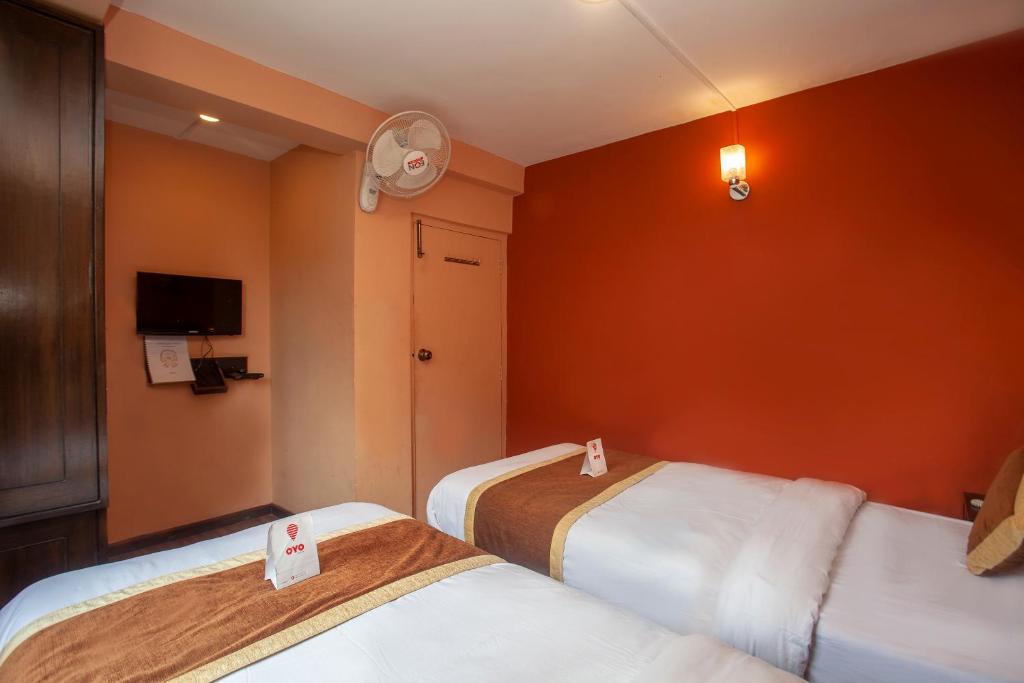 OYO 168 Divine Guest House photo