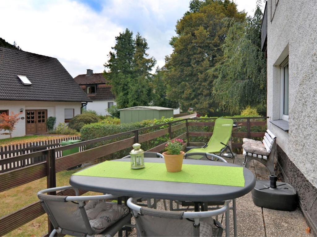 Cozy Apartment in Marsberg with Lawn