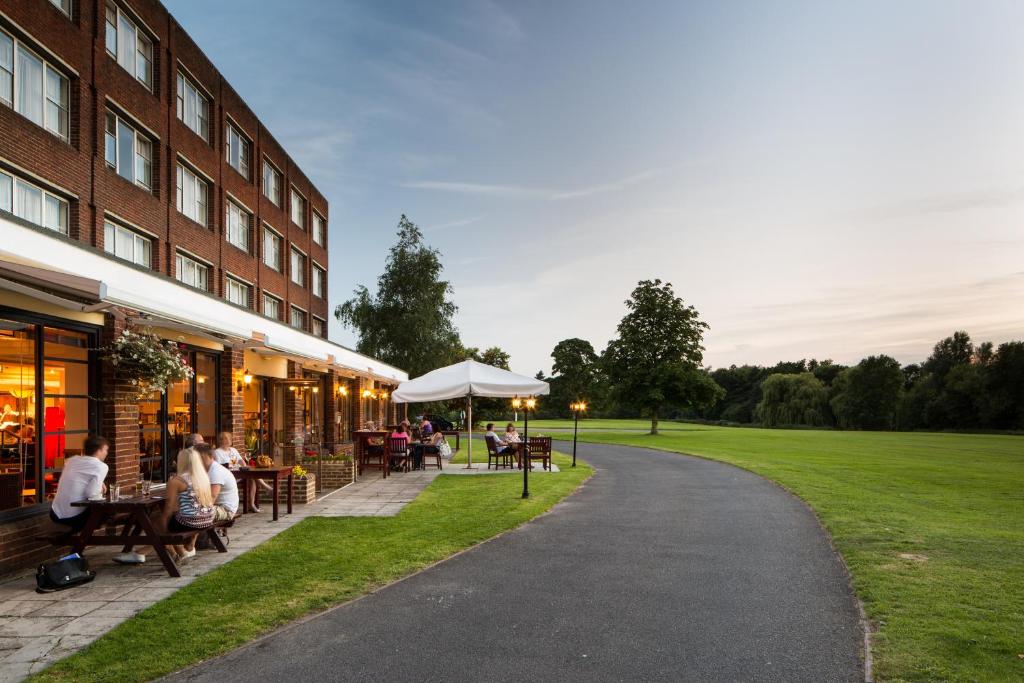 Mercure Maidstone Great Danes Hotel Photo 15
