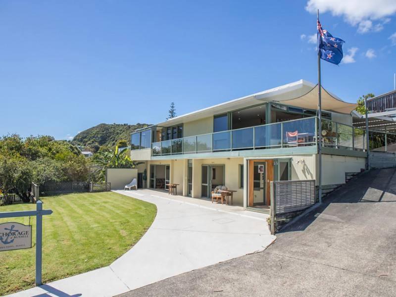 Te Whare Kereru Paroa Bay Chalets in Russell, New Zealand reviews