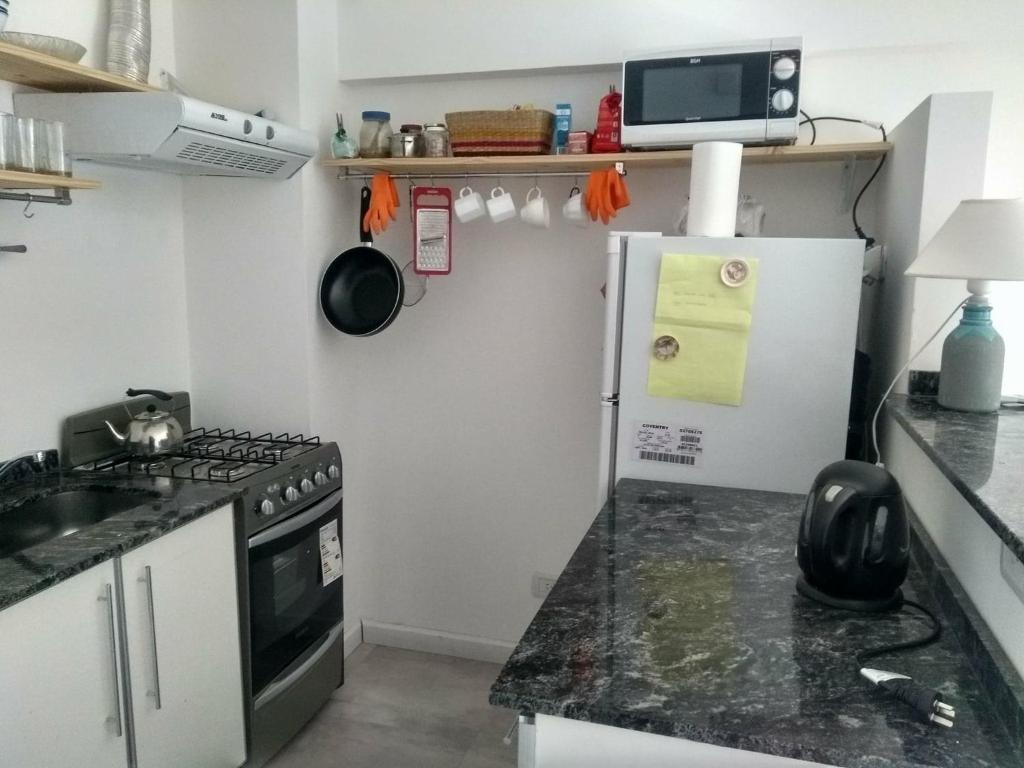 Apartamento cómodo y tranquilo con WiFi en Boedo - 2