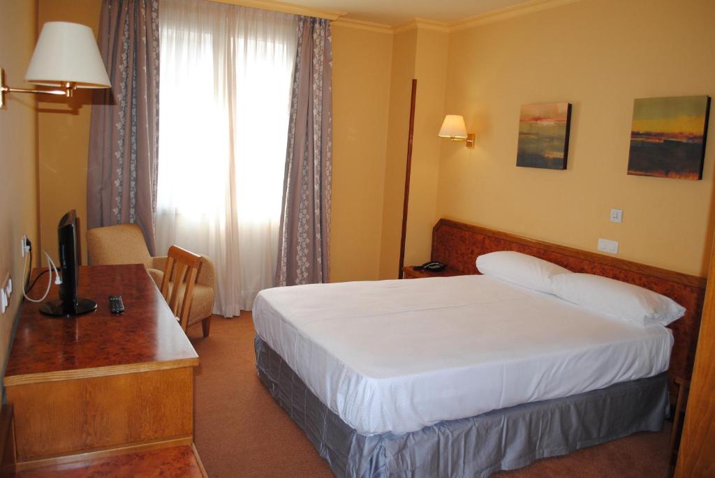 Hotel Gernika - Adults Only photo
