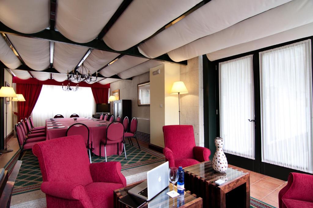 ビルセ ダ セルサ (Virxe da Cerca) 会議室