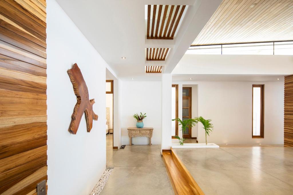 Luxury Beachfront Villa Akoya photo