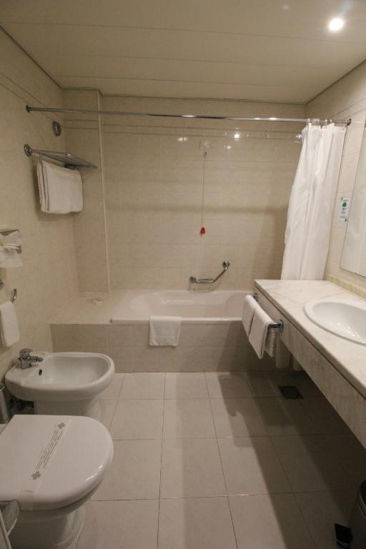 Suite Hotel Jardins Da Ajuda — Hotel rooms in Funchal, Madeira