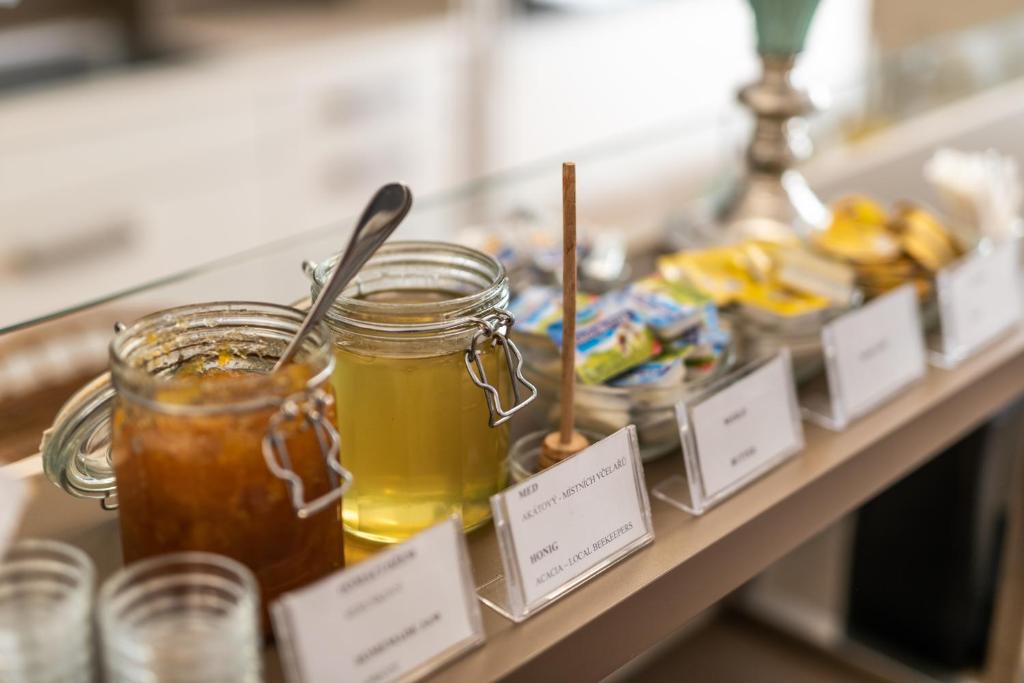 อาหารและเครื่องดื่ม