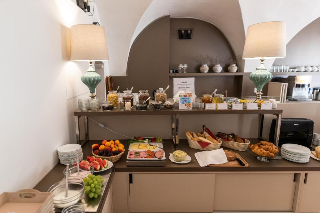 อาหารและเครื่องดื่ม