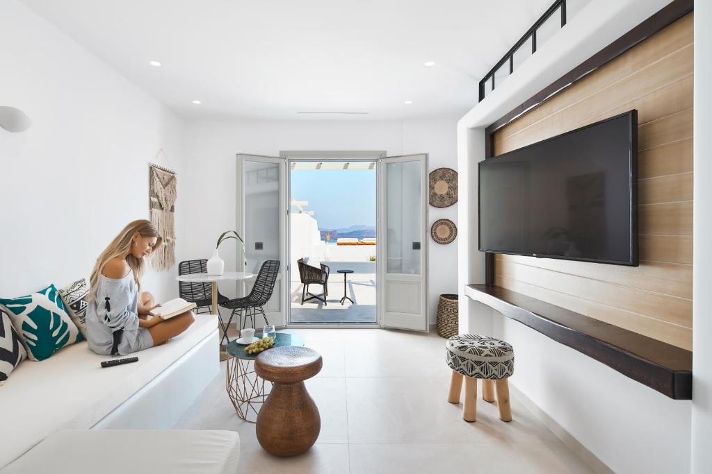 Phos The Boutique — Hotel rooms in Akrotiri, South Aegean