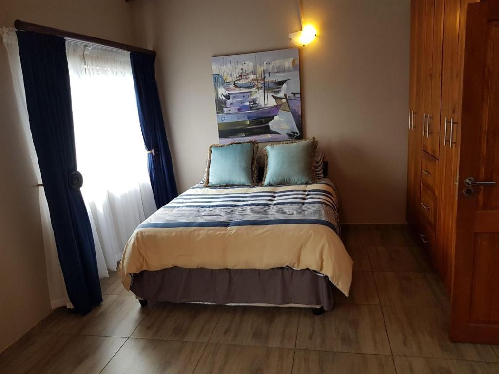 Denzil's Place photo