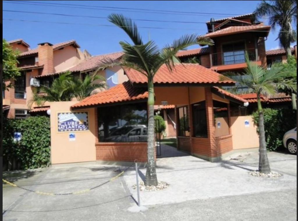 Pé na areia Triplex em Jurerê 50m mar, Florianópolis