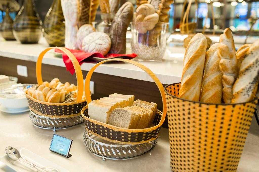 Đồ ăn và thức uống