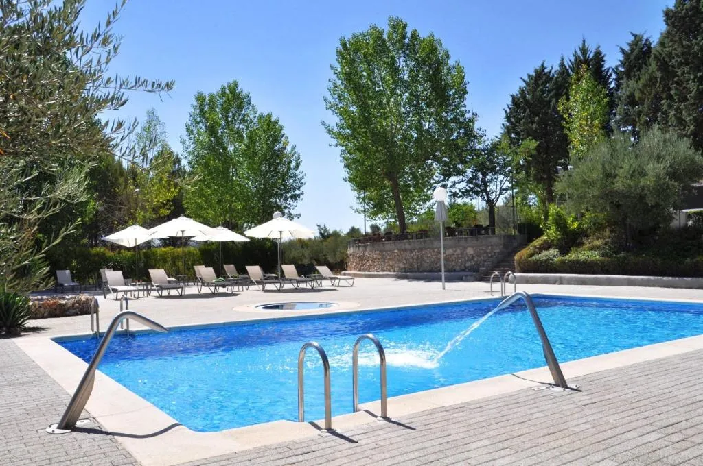 La Fuensanta Hostal-Rural，位于Horche的酒店