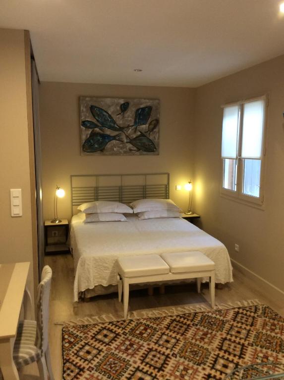 CHEZ ELLES 2