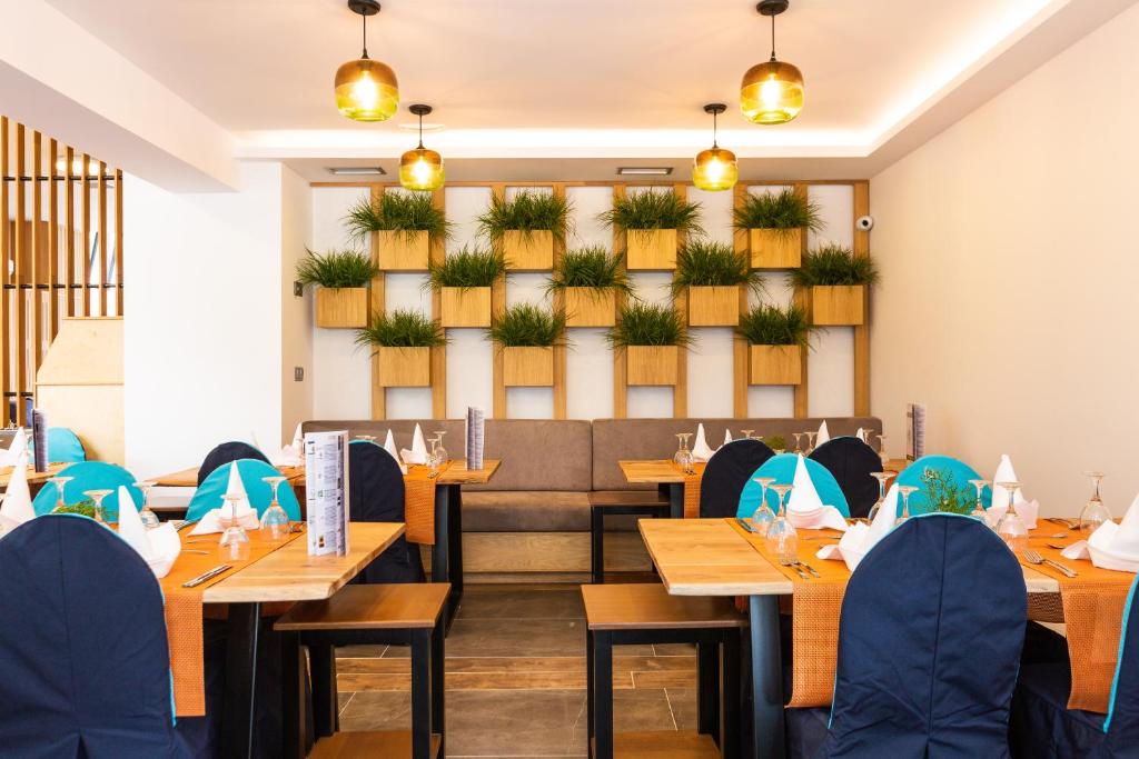 T Hotel Premium Suites — Restaurant & bars in Bali