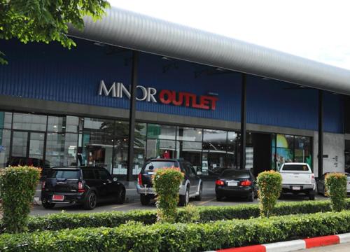 Shops, Deluxe at Popular Condo in Bangkok