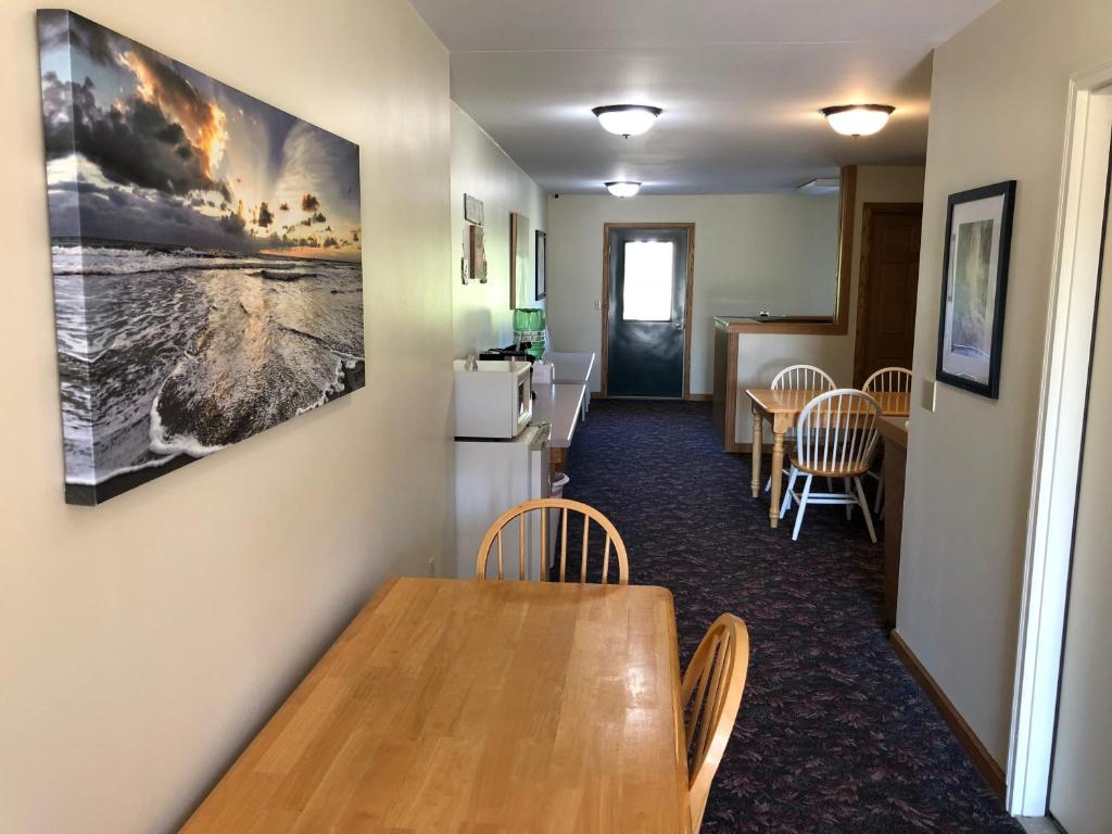 Village Inn Motel photo